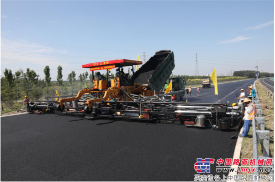中大機械:不走尋常路 傳承匠心成就中國公路攤鋪專家