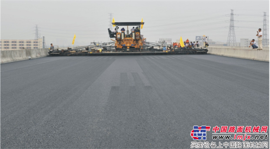 中大機械:不走尋常路 傳承匠心成就中國公路攤鋪專家